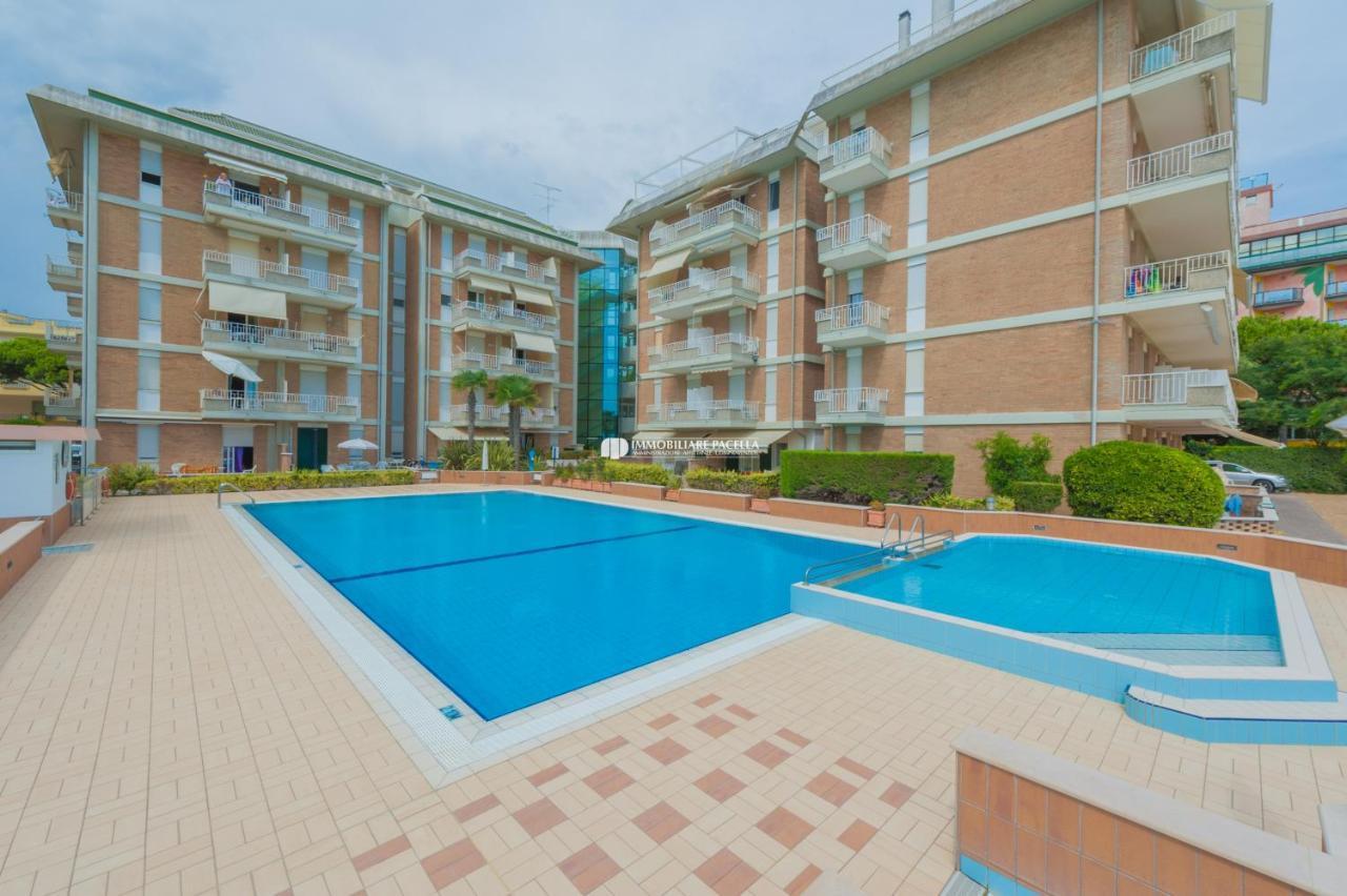 Residence Puerto Del Sol Immobiliare Pacella Лидо ди Йезоло Екстериор снимка