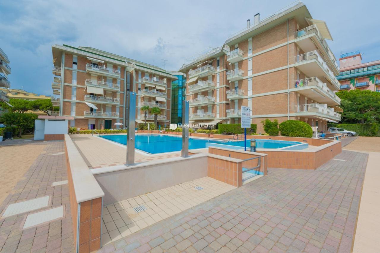 Residence Puerto Del Sol Immobiliare Pacella Лидо ди Йезоло Екстериор снимка